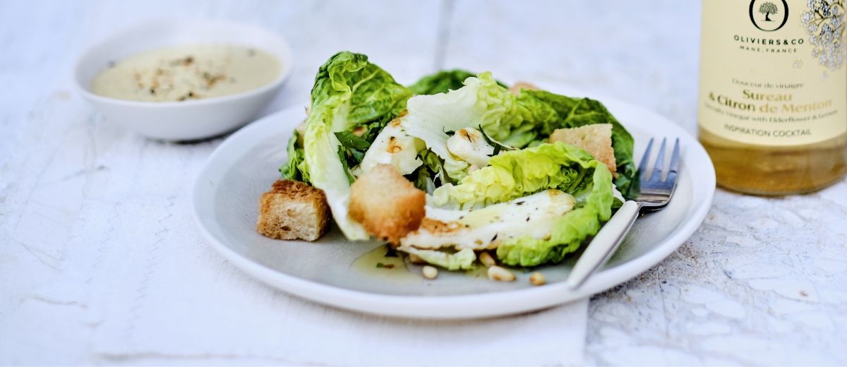 Cæsarsalat med grillet halloumi