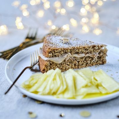 Carpaccio av ananas og hasselnøtt