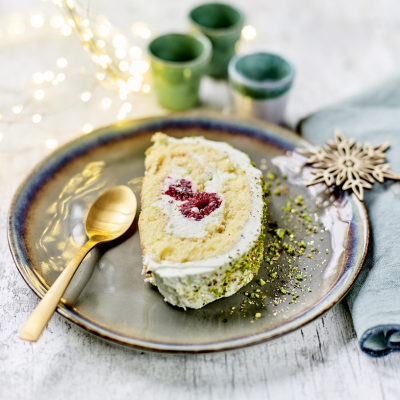 Pistasj- og bringebærkake
