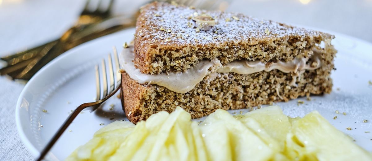 Carpaccio av ananas og hasselnøtt